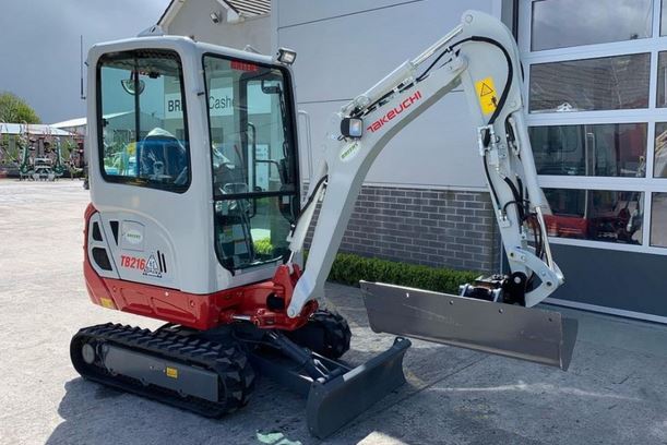 Mini bager Takeuchi TB216